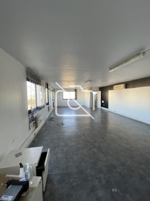 Terrain à vendre à Thiverval-Grignon - 54 250 m²