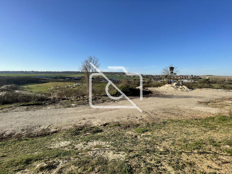 Terrain à vendre à Thiverval-Grignon - 54 250 m²