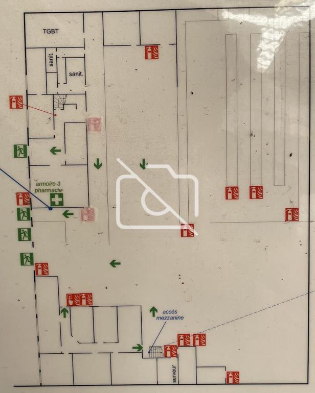 Entrepôt à vendre à Plaisir - 1 664 m²