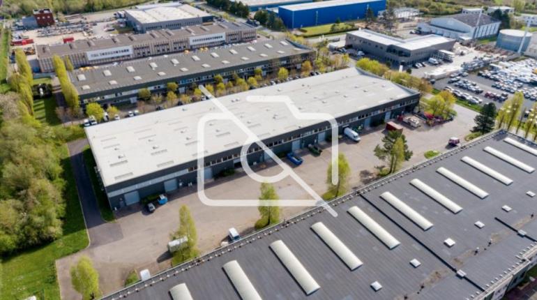Entrepôt à louer à Coignières - 496 m²