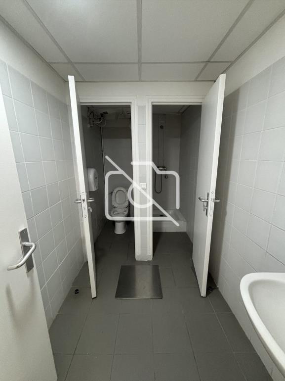 Entrepôt à louer à Coignières - 496 m²