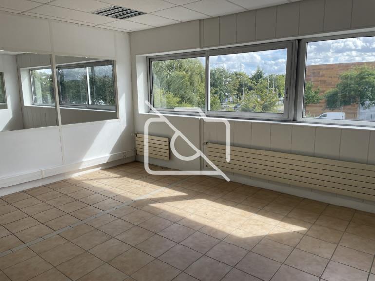 Entrepôt à louer à Torcy - 3 700 m²