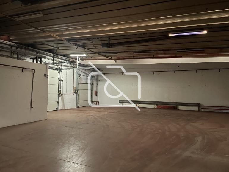 Entrepôt à vendre à Savigny-le-Temple - 4 261 m²