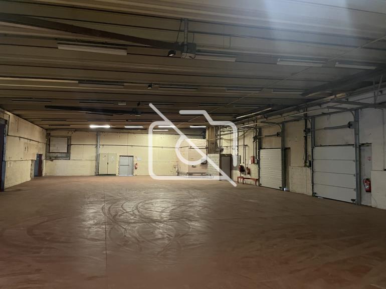 Entrepôt à vendre à Savigny-le-Temple - 4 261 m²
