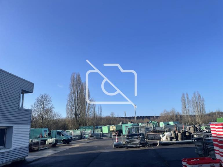 Entrepôt à vendre à Savigny-le-Temple - 4 261 m²