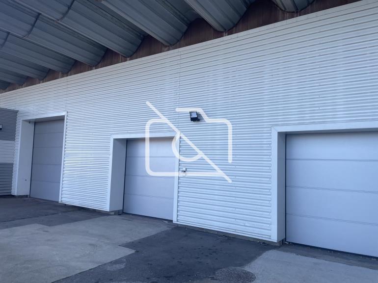 Entrepôt à vendre à Savigny-le-Temple - 4 261 m²