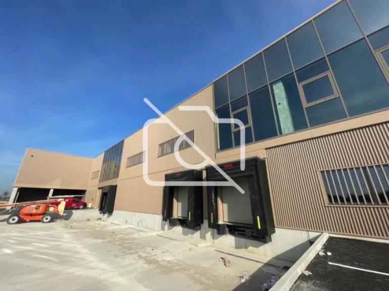 Entrepôt à vendre à Tremblay-en-France - 6 200 m²