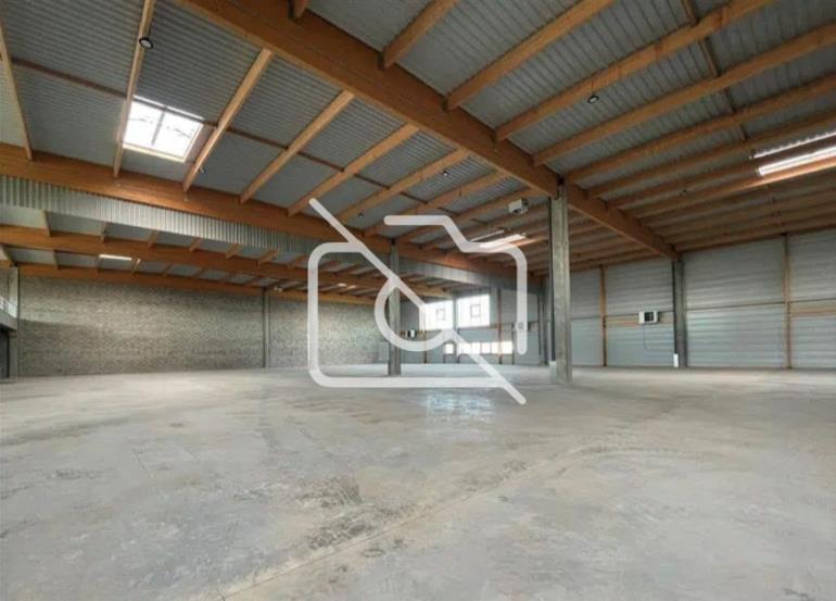 Entrepôt à vendre à Tremblay-en-France - 6 200 m²
