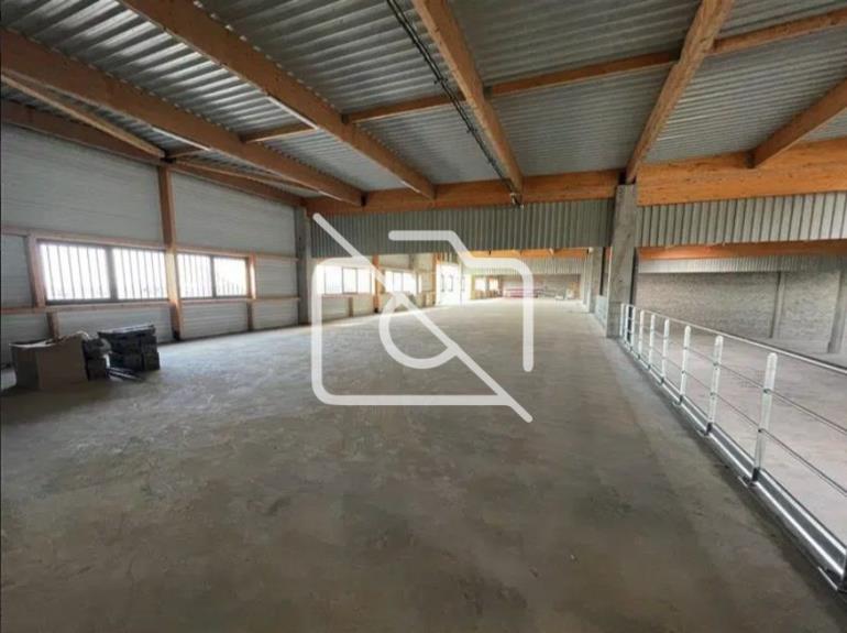 Entrepôt à vendre à Tremblay-en-France - 6 200 m²
