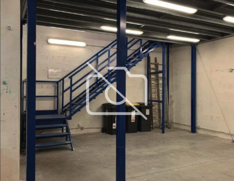 Entrepôt à vendre à Champigny-sur-Marne - 931 m²