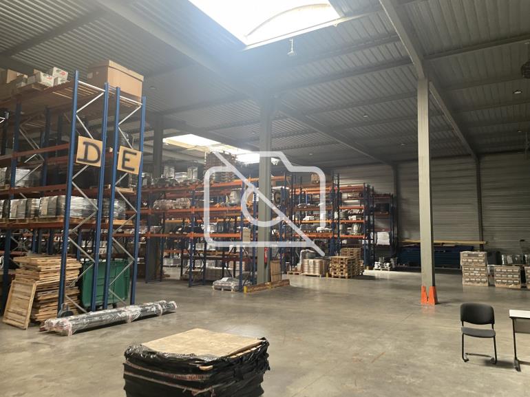 Entrepôt à vendre à Collégien - 3 000 m²