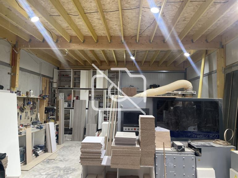 Entrepôt à vendre à Brie-Comte-Robert - 240 m²