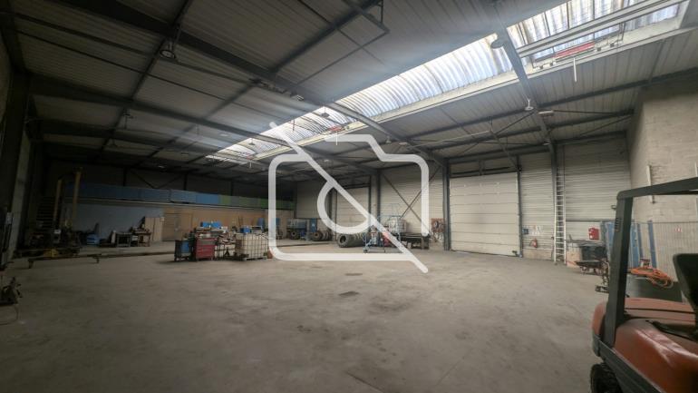 Entrepôt à vendre à Claye-Souilly - 800 m²