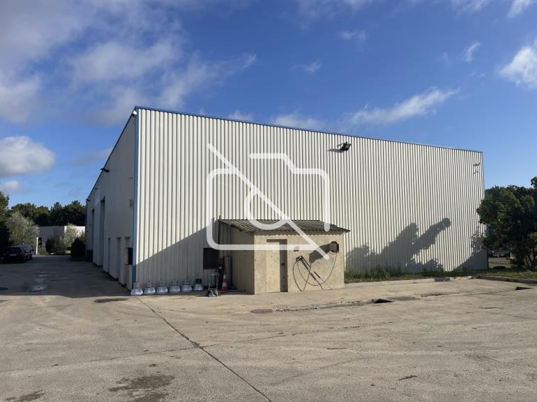 Entrepôt à vendre à Claye-Souilly - 800 m²