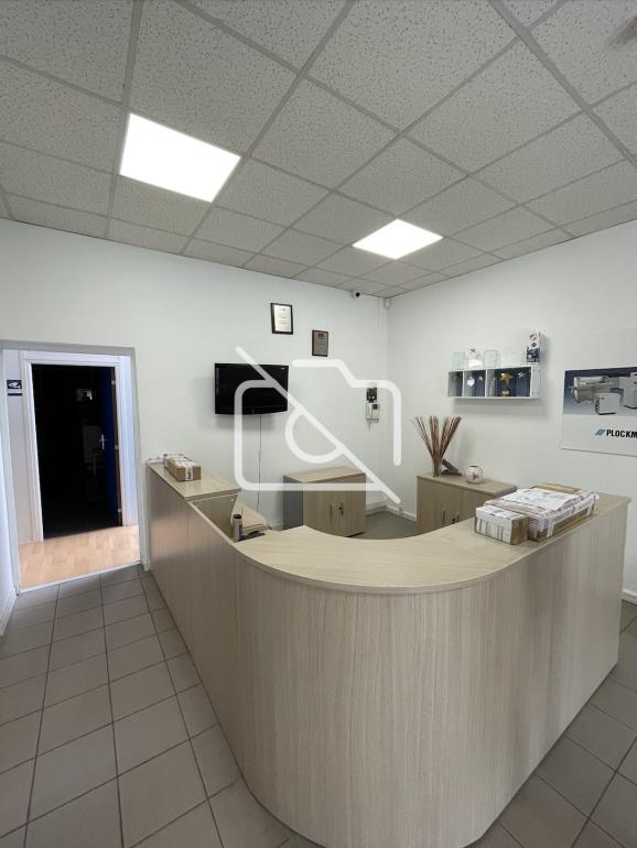 Entrepôt à vendre à Trappes - 785 m²