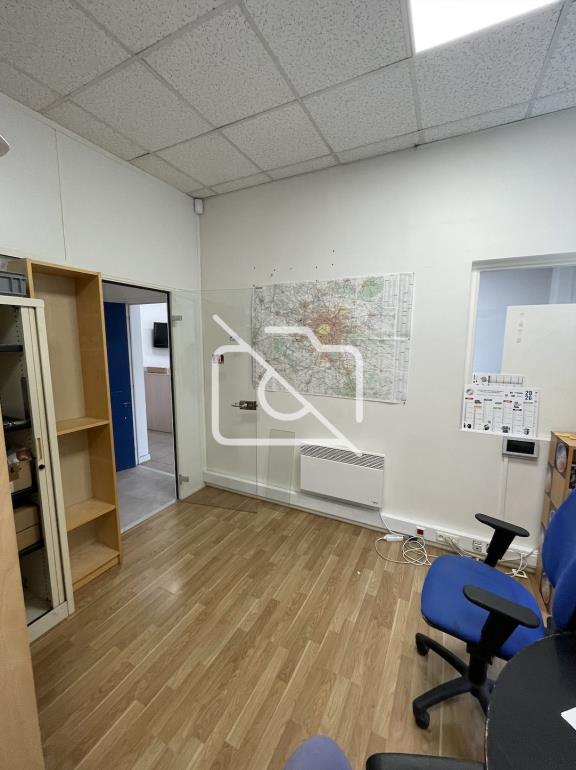 Entrepôt à vendre à Trappes - 785 m²