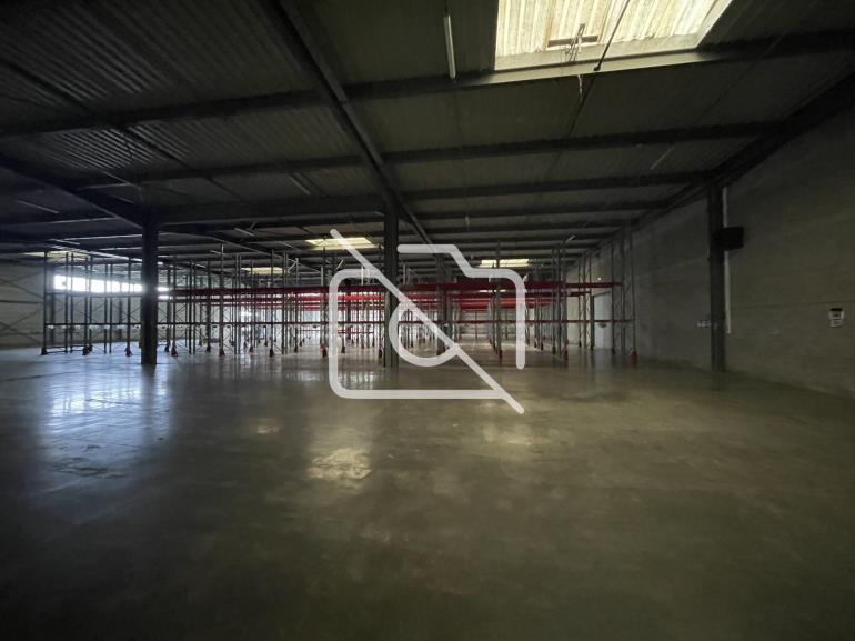 Entrepôt à louer à Égly - 2 826 m²