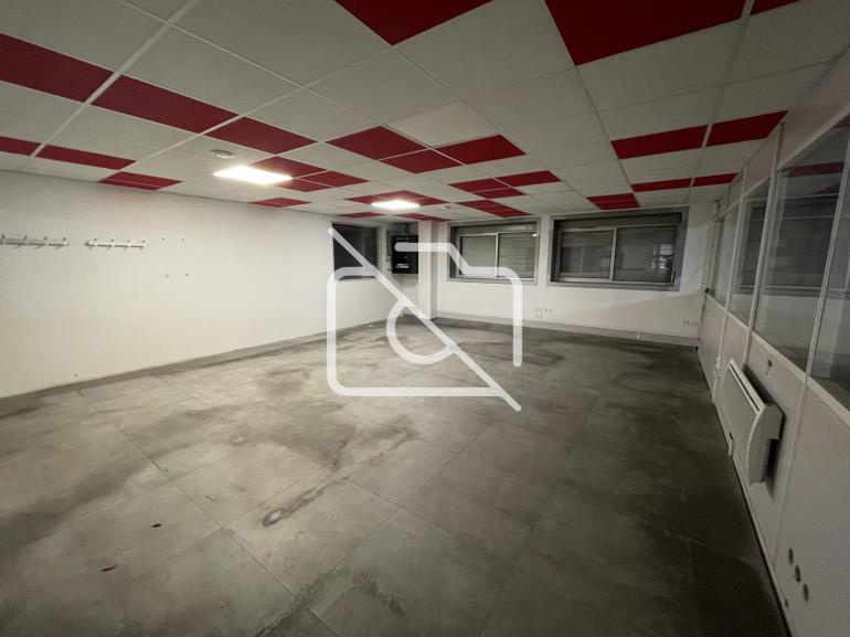 Entrepôt à louer à Égly - 2 826 m²