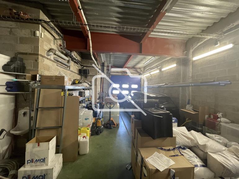 Entrepôt à vendre à Sainte-Geneviève-des-Bois - 255 m²