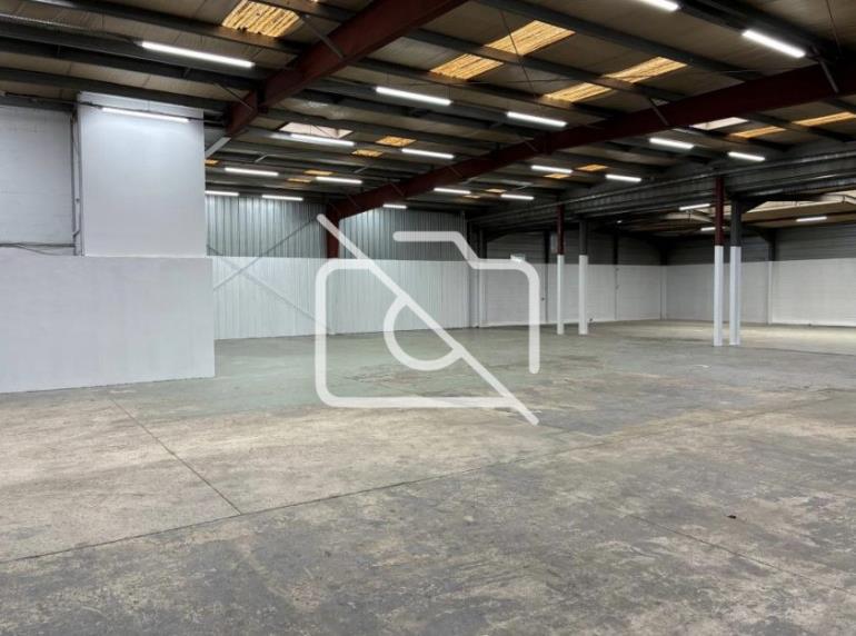 Entrepôt à louer à Bondoufle - 910 m²
