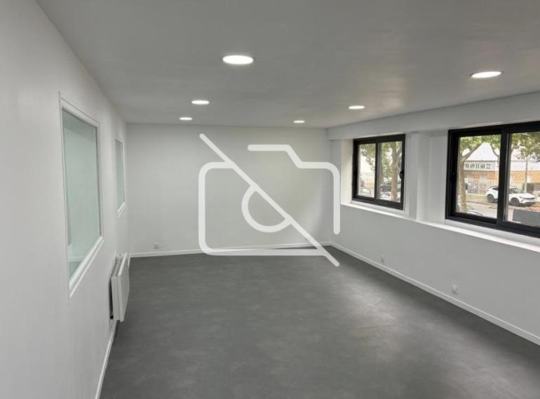 Entrepôt à louer à Bondoufle - 910 m²