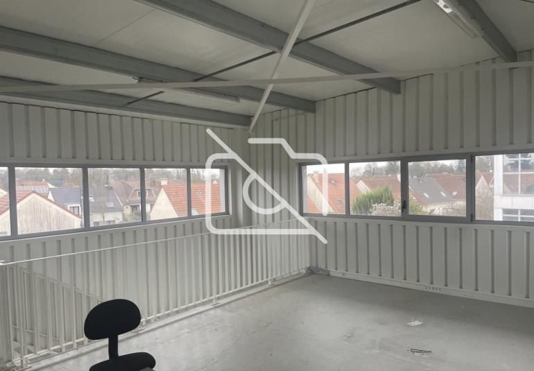 Entrepôt à louer à Les Ulis - 350 m²