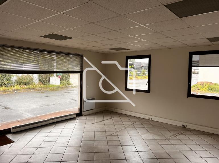 Entrepôt à louer à Vitry-sur-Seine - 1 200 m²