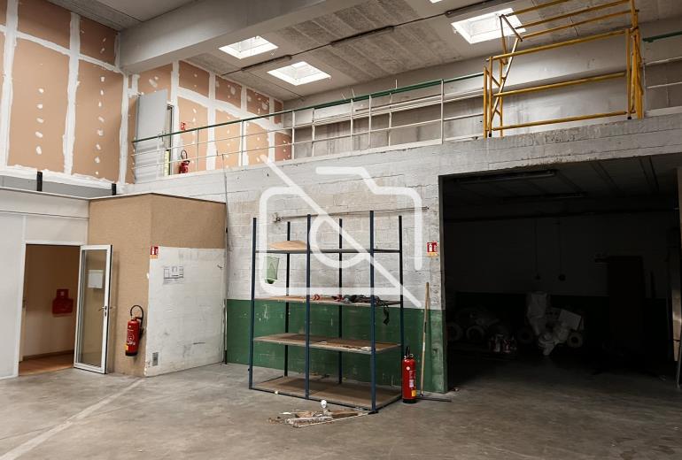 Entrepôt à louer à Vitry-sur-Seine - 1 200 m²