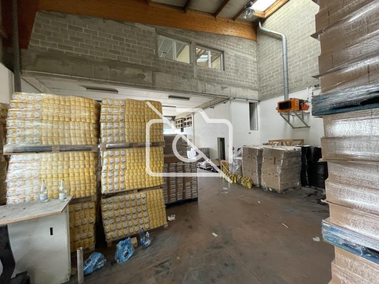 Entrepôt à vendre à Pontault-Combault - 375 m²