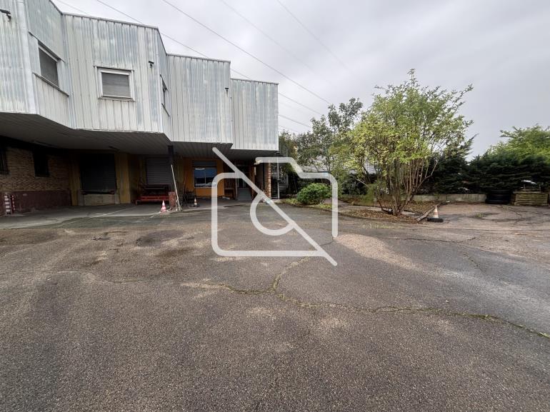 Entrepôt à louer à Boissy-Saint-Léger - 1 200 m²
