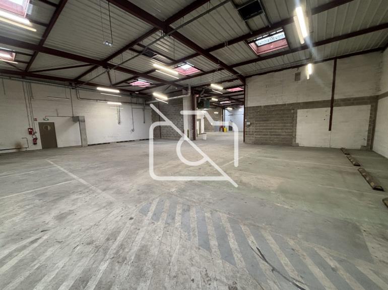 Entrepôt à louer à Neuilly-sur-Marne - 1 600 m²