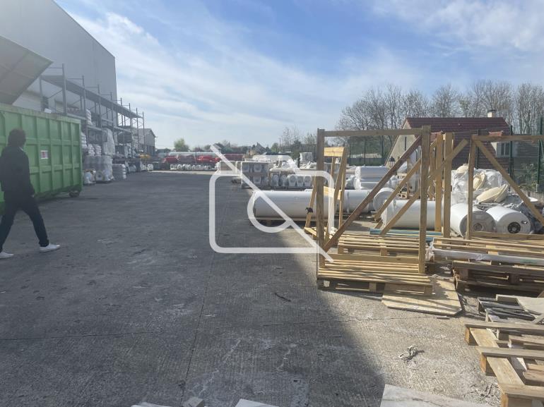 Entrepôt à vendre à Pontault-Combault - 1 657 m²