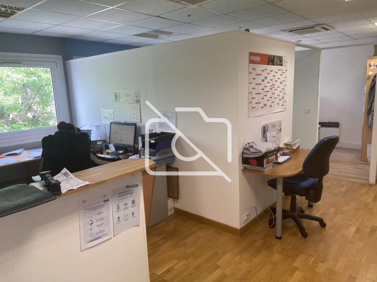 Entrepôt à vendre à Lisses - 299 m²