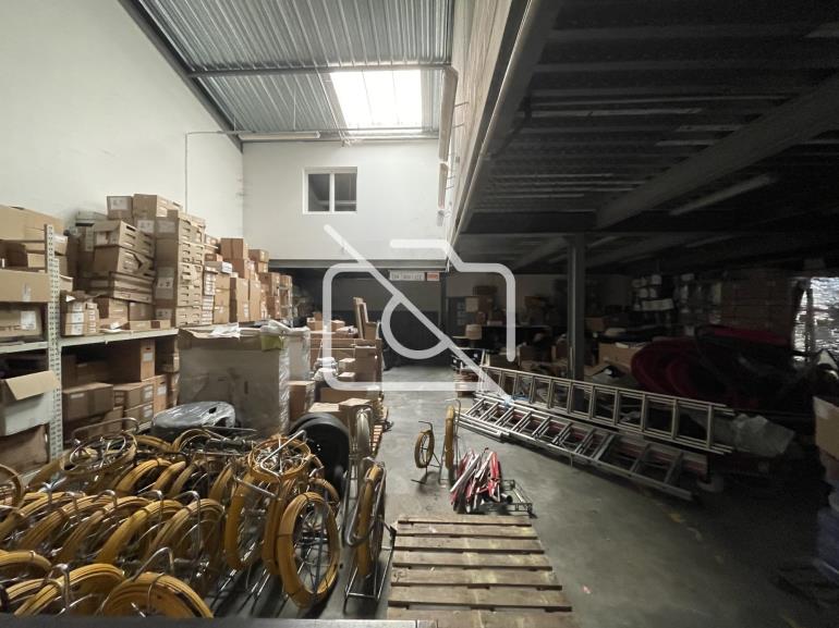 Entrepôt à vendre à Grigny - 520 m²