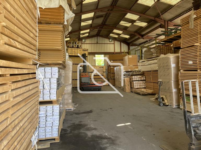 Entrepôt à louer à Esbly - 800 m²