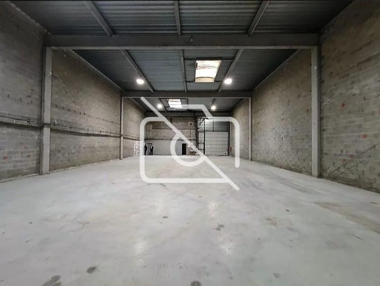 Entrepôt à louer à Boissy-Saint-Léger - 486 m²