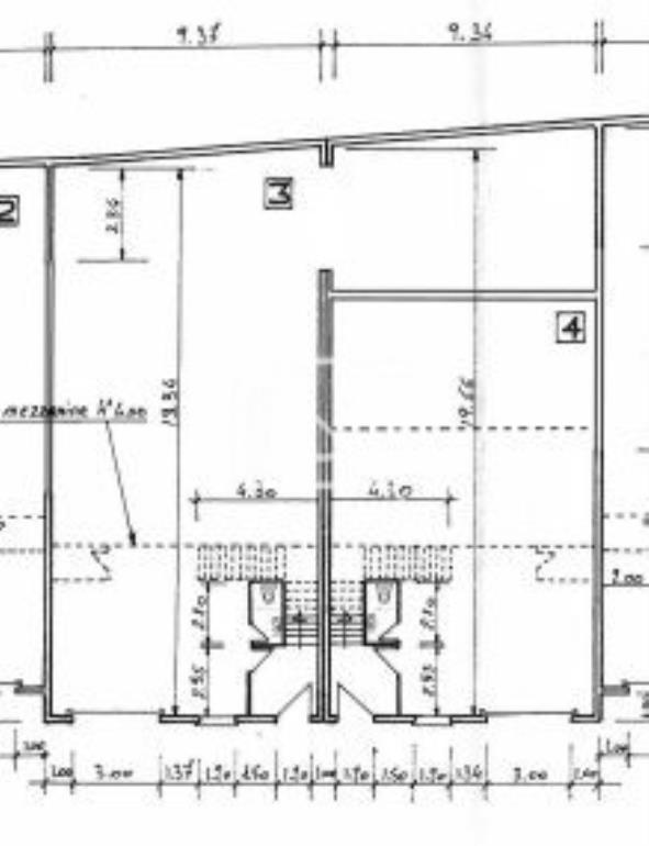 Entrepôt à louer à Élancourt - 287 m²