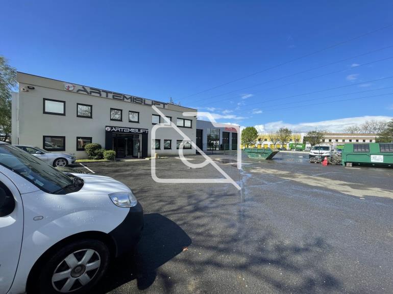 Entrepôt à vendre à Lisses - 1 220 m²