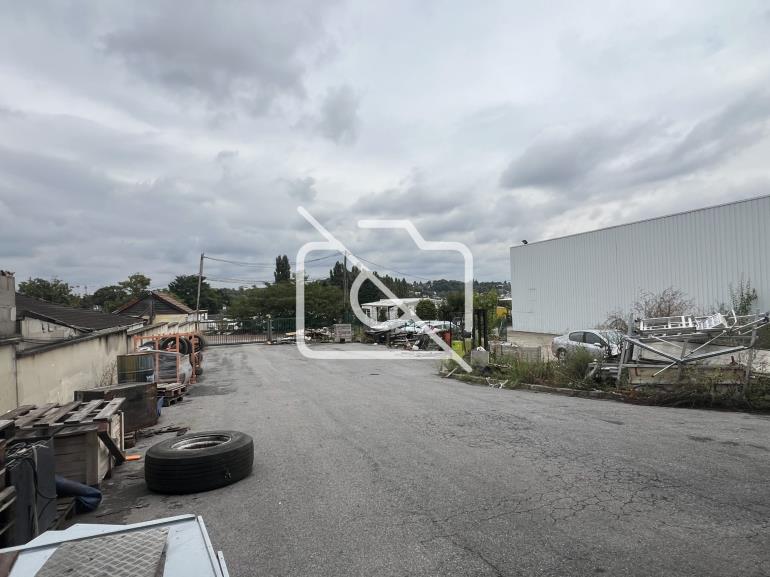 Entrepôt à vendre à Linas - 1 668 m²