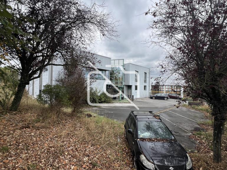 Entrepôt à vendre à Linas - 1 668 m²
