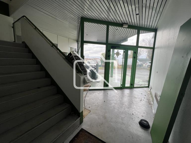 Entrepôt à vendre à Linas - 1 668 m²