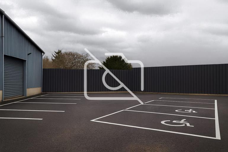 Local commercial à vendre à Valenton - 500 m²