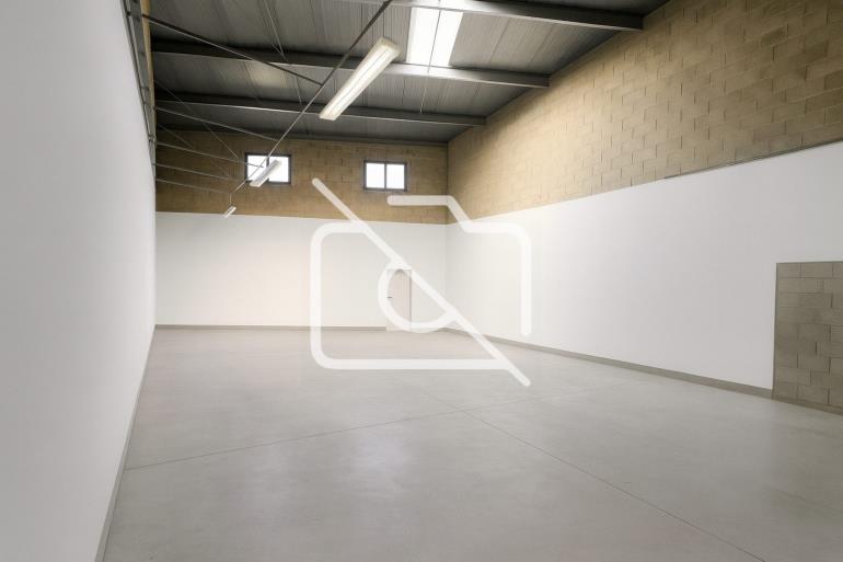 Entrepôt à vendre à Crosne - 320 m²