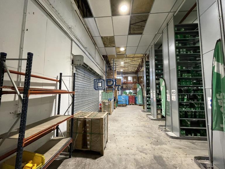 Entrepôt à louer à Bazainville - 1 000 m²