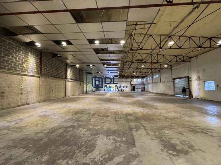 Entrepôt à louer à Bazainville - 1 000 m²