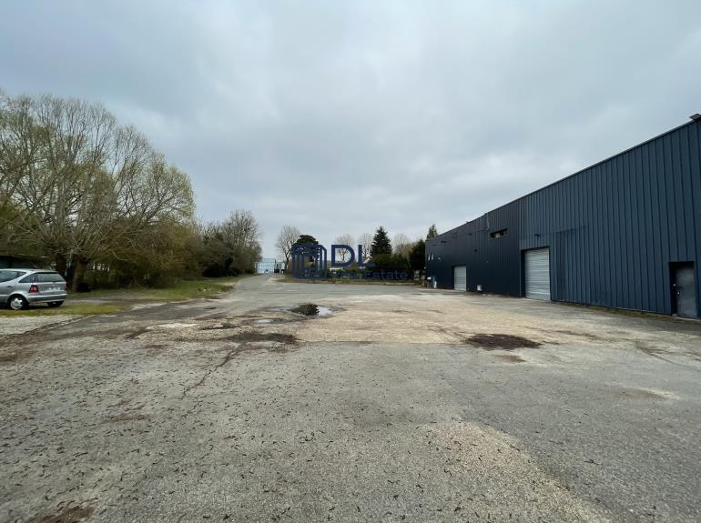 Entrepôt à louer à Bazainville - 1 000 m²