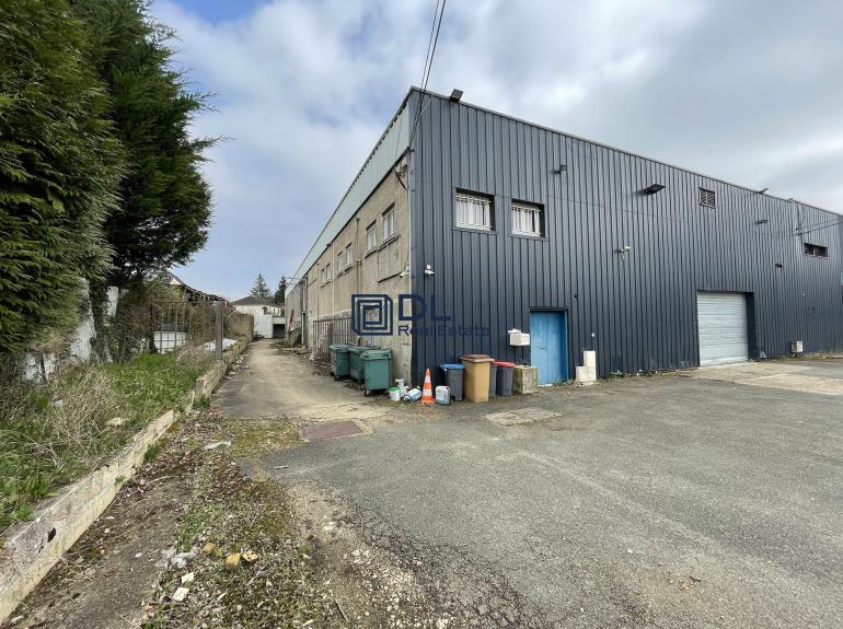 Entrepôt à louer à Bazainville - 1 000 m²
