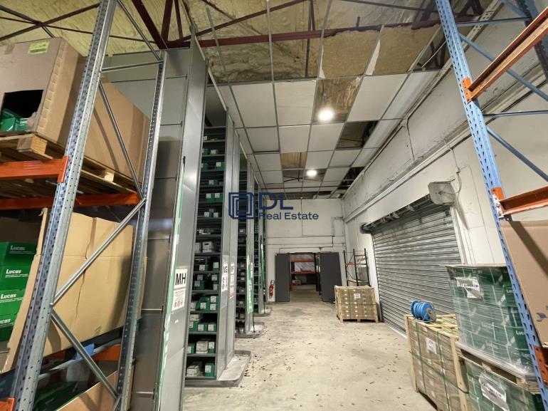 Entrepôt à louer à Bazainville - 1 000 m²