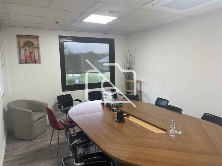 Entrepôt à louer à Croissy-Beaubourg - 2 400 m²