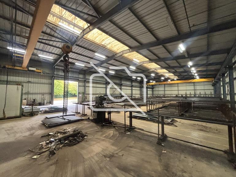Entrepôt à louer à Trappes - 3 120 m²